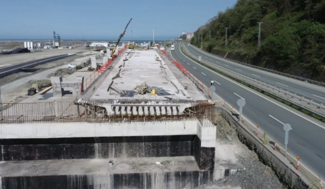 Gyorsított hídtervezés: A Rize-Artvin repülőtér hídja